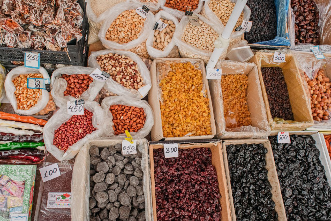 В столице Адыгеи проходят традиционные продовольственные ярмарки выходного дня В столице Адыгеи проходят традиционные продовольственные ярмарки выходного дня