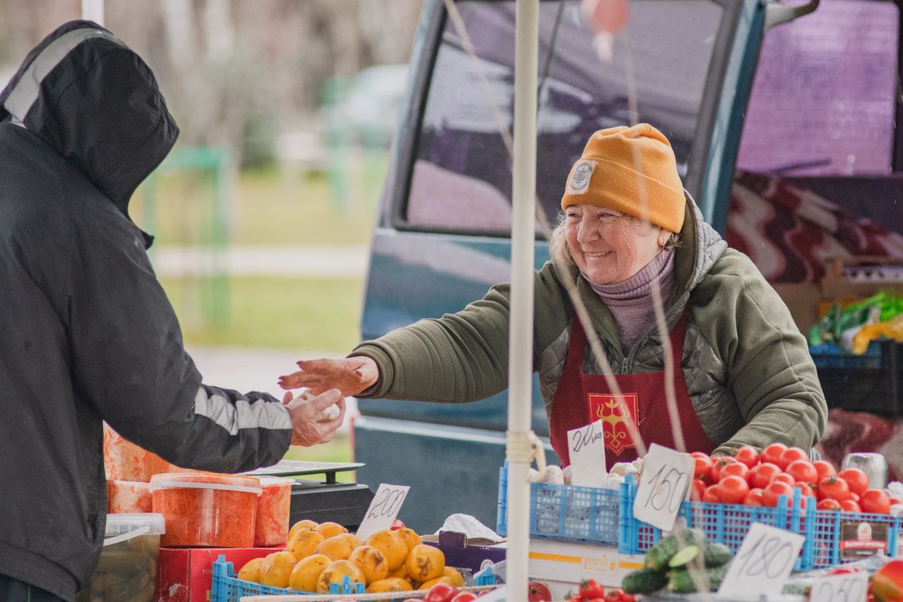 В столице Адыгеи проходят традиционные продовольственные ярмарки выходного дня В столице Адыгеи проходят традиционные продовольственные ярмарки выходного дня