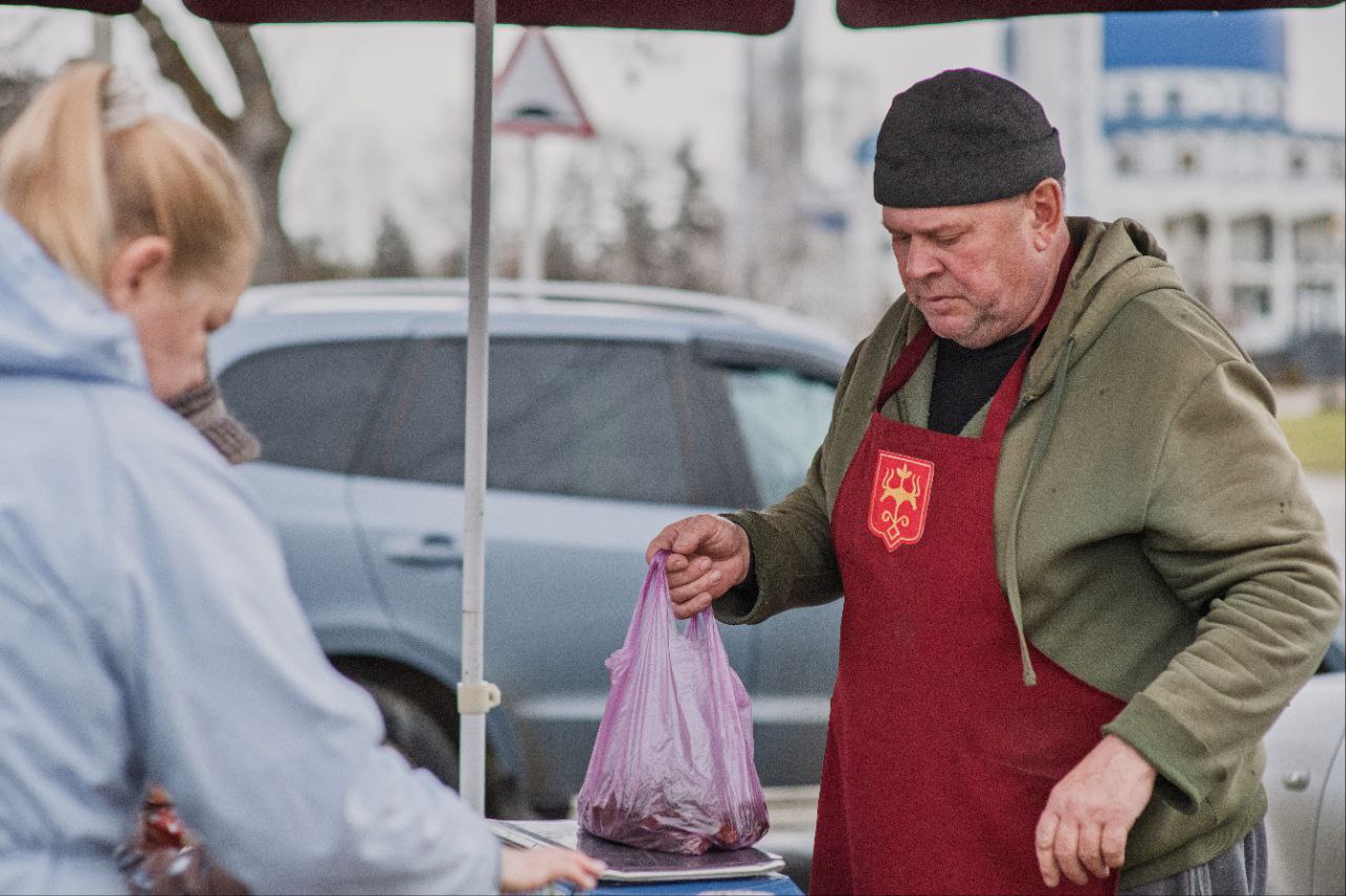 В столице Адыгеи проходят традиционные продовольственные ярмарки выходного дня В столице Адыгеи проходят традиционные продовольственные ярмарки выходного дня
