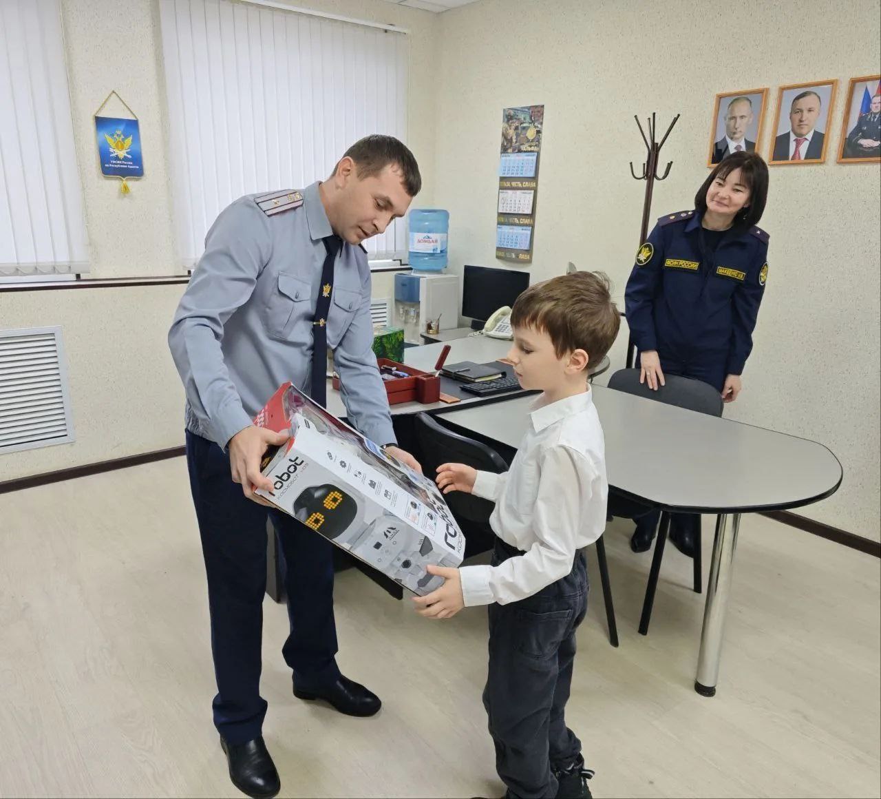 Сын ветерана СВО из Адыгеи получил подарок в рамках акции «Ёлка желаний»