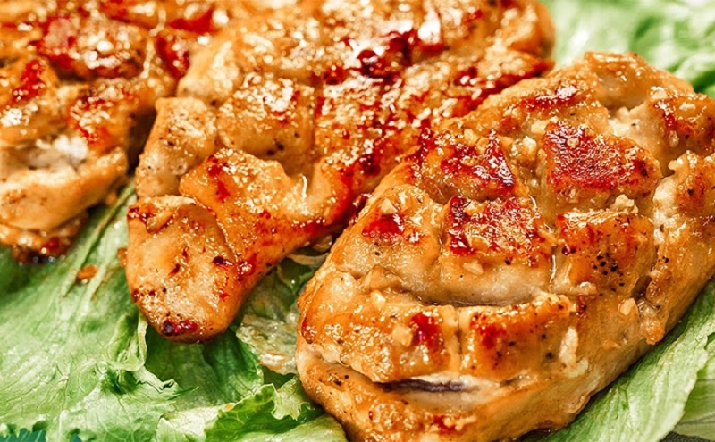 Мясо, тающее на языке: куриная грудка с румяной корочкой и акцентом соуса