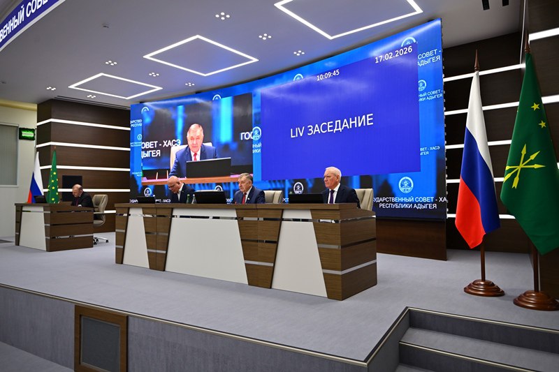 Министр внутренних дел по Республике Адыгея Олег Безсмельницын выступил с ежегодным докладом перед депутатами Государственного Совета - Хасэ Министр внутренних дел по Республике Адыгея Олег Безсмельницын выступил с ежегодным докладом перед депутатами Государственного Совета - Хасэ