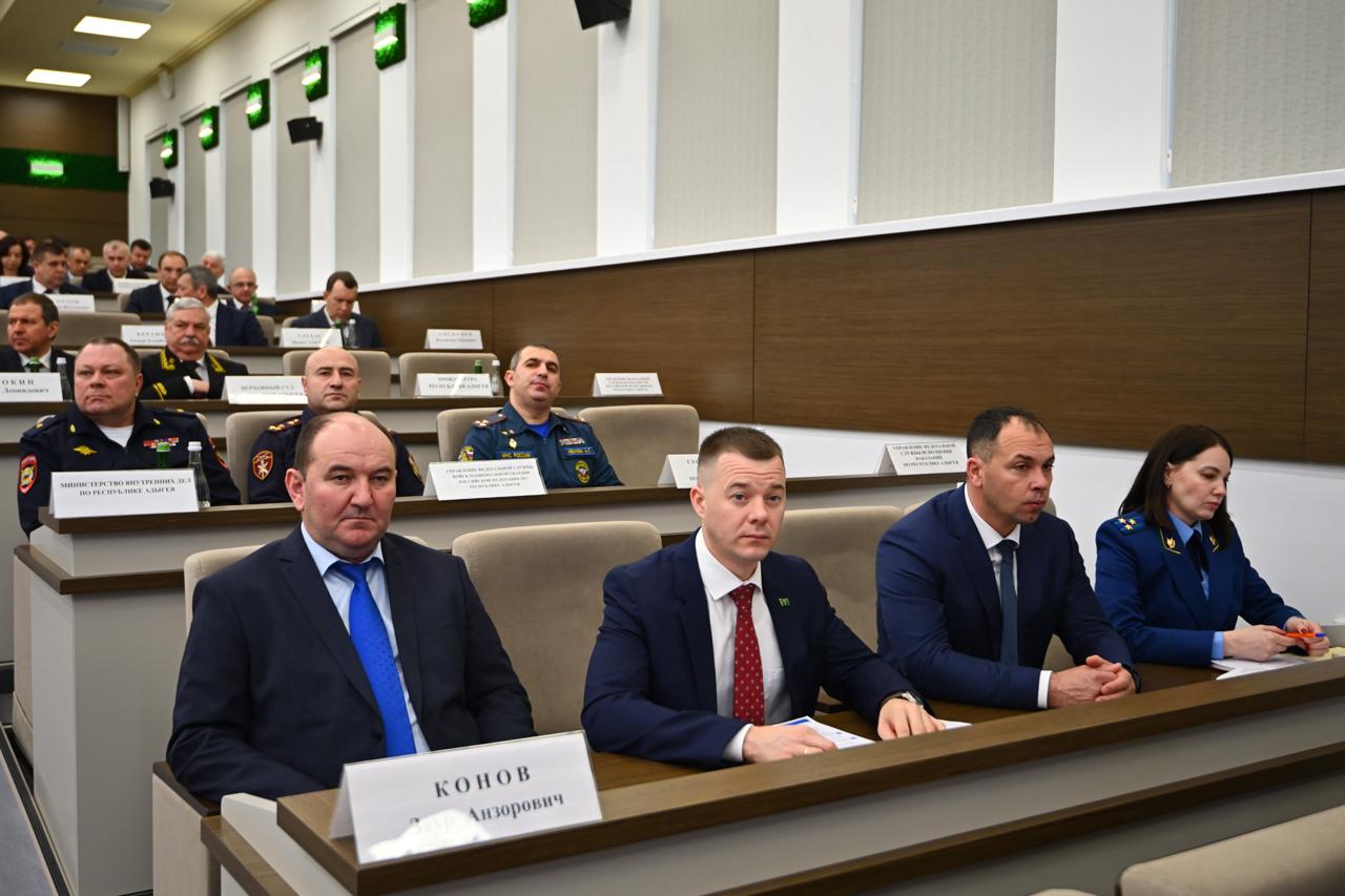 Мурат Кумпилов принял участие в заседании Госсовета – Хасэ РА Мурат Кумпилов принял участие в заседании Госсовета – Хасэ РА