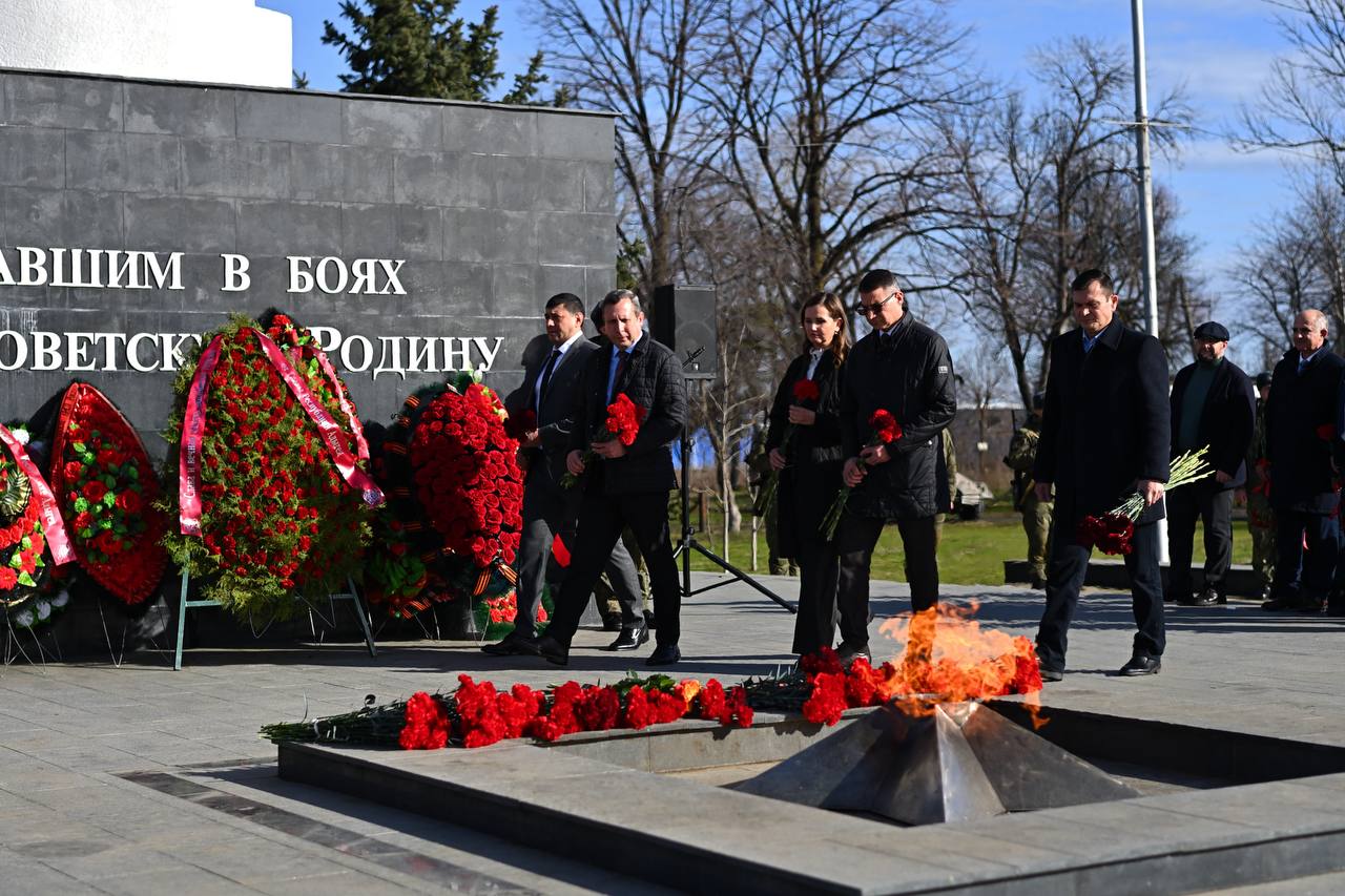 Геннадий Митрофанов: Сегодня важная дата в истории нашей республики — 83-я годовщина освобождения Адыгеи от немецко-фашистских захватчиков Геннадий Митрофанов: Сегодня важная дата в истории нашей республики — 83-я годовщина освобождения Адыгеи от немецко-фашистских захватчиков