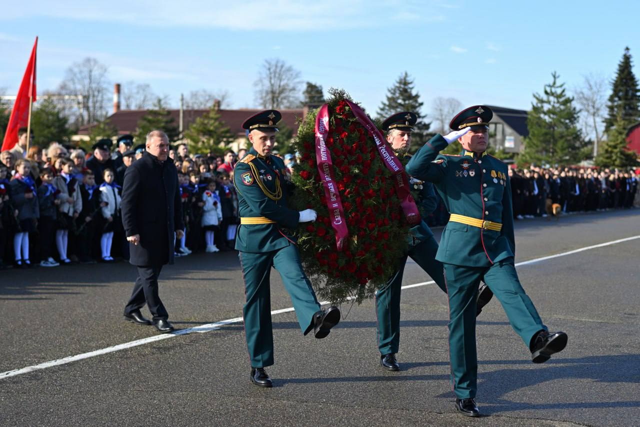 Геннадий Митрофанов: Сегодня важная дата в истории нашей республики — 83-я годовщина освобождения Адыгеи от немецко-фашистских захватчиков Геннадий Митрофанов: Сегодня важная дата в истории нашей республики — 83-я годовщина освобождения Адыгеи от немецко-фашистских захватчиков