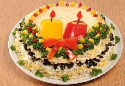 Необычный салат для праздника: попробуйте этот секретный рецепт!