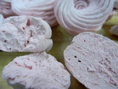 Волшебный Вкус: Домашний Зефир с Вишней и Лавандой