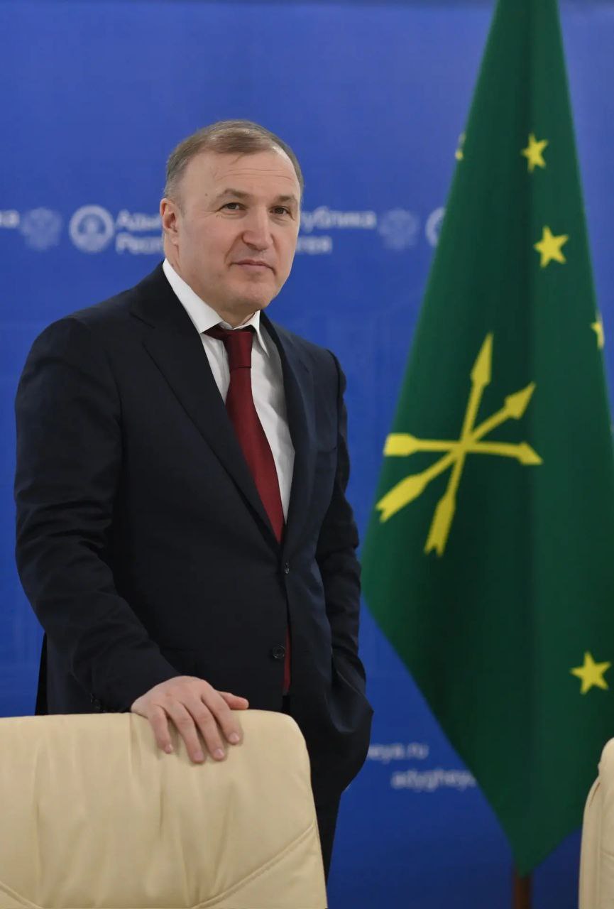 Глава Адыгеи Мурат Кумпилов поздравил жителей республики с Днем защитника Отечества