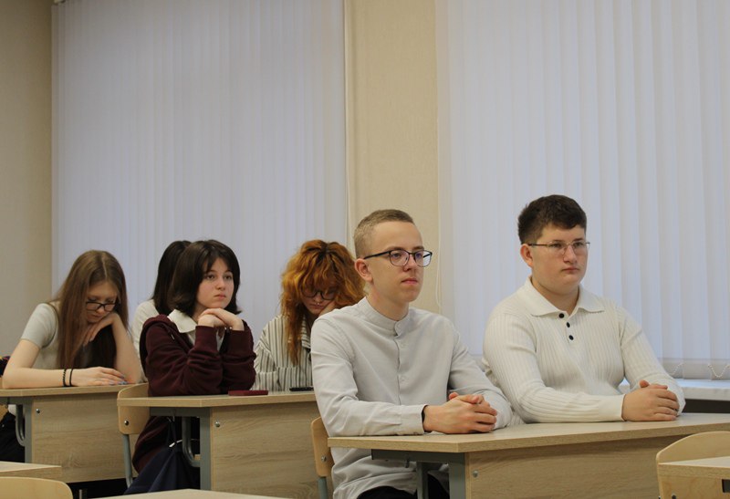 В Адыгее сотрудники кадрового подразделения МВД по Адыгее рассказали школьникам о том, как устроиться на работу в полицию