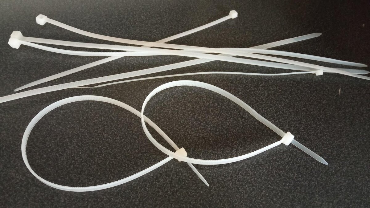 Невероятный трюк: как расстегнуть пластиковую стяжку за секунды