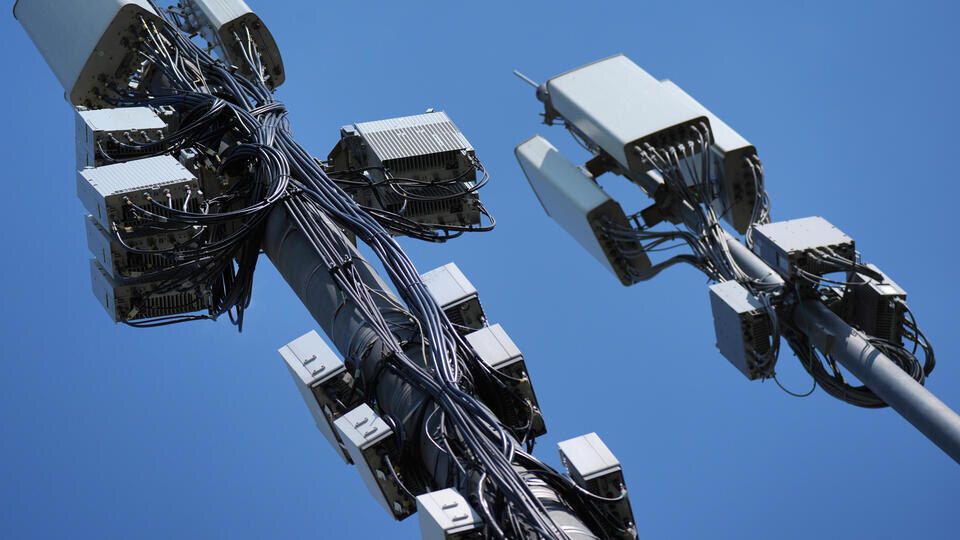 Госдума одобрила законопроект о приостановке связи по запросу ФСБ