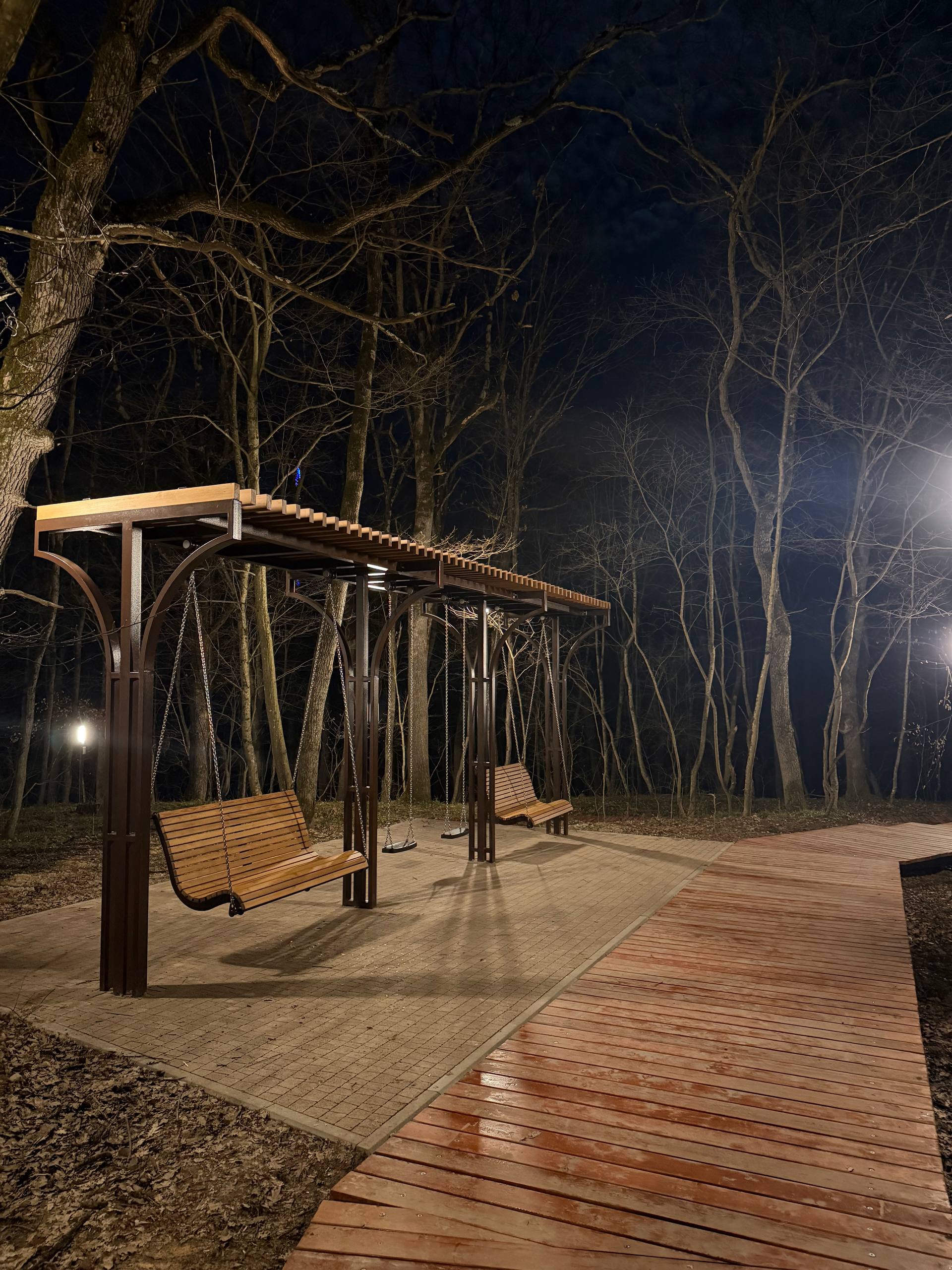 Мурат Кумпилов: Пожалуй, таким немноголюдным «Мэздах» можно увидеть лишь в холодное время года и поздно вечером Мурат Кумпилов: Пожалуй, таким немноголюдным «Мэздах» можно увидеть лишь в холодное время года и поздно вечером