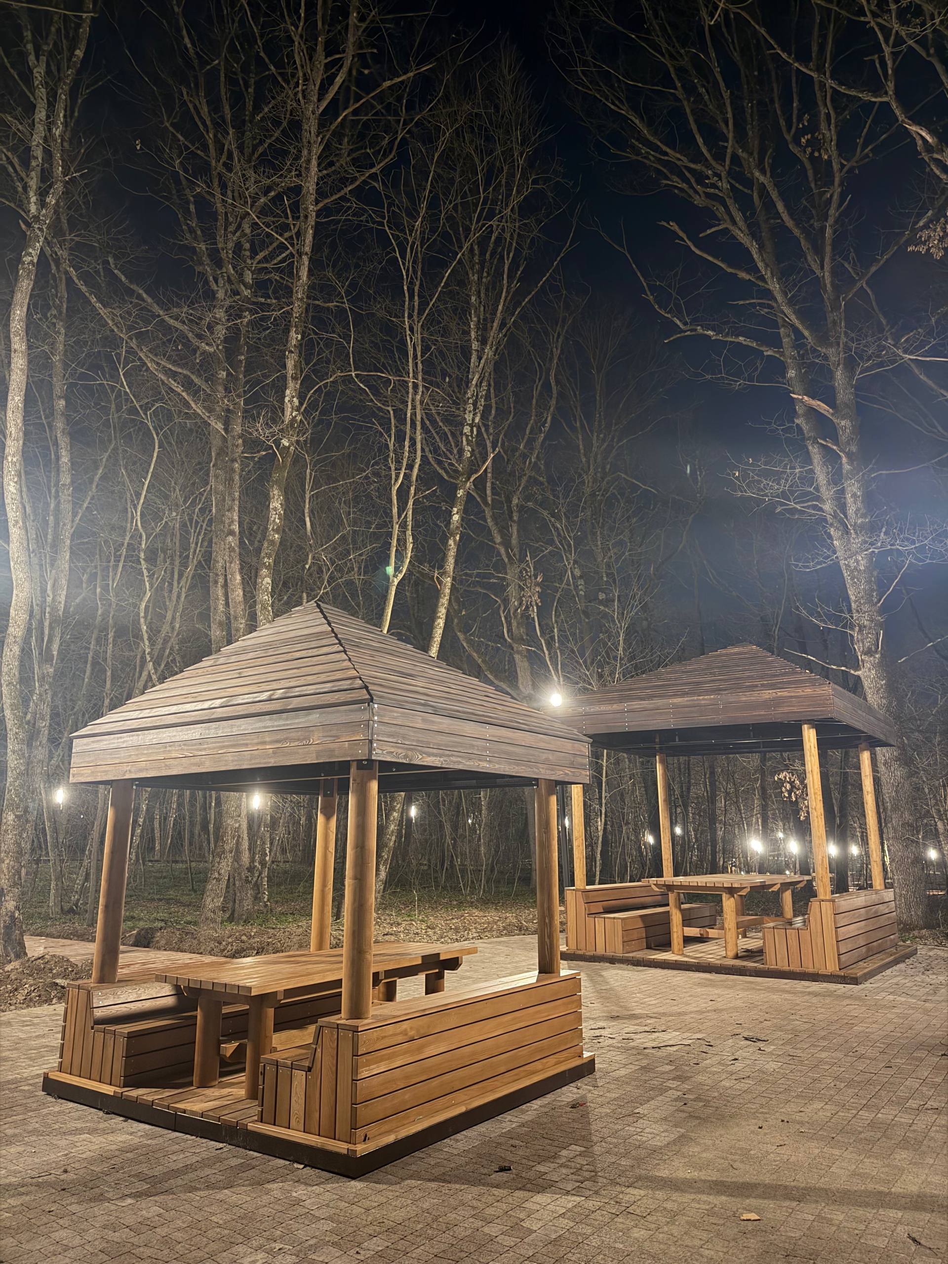 Мурат Кумпилов: Пожалуй, таким немноголюдным «Мэздах» можно увидеть лишь в холодное время года и поздно вечером Мурат Кумпилов: Пожалуй, таким немноголюдным «Мэздах» можно увидеть лишь в холодное время года и поздно вечером