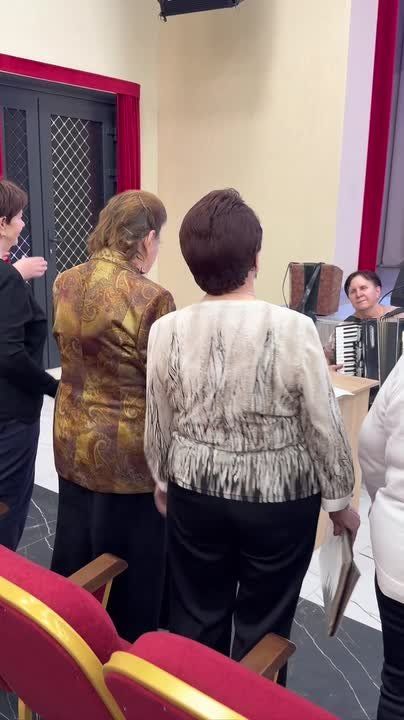 Мурат Кумпилов: Был рад пообщаться с коллективом фольклорного ансамбля «Селяночка» – постоянным участником районных и республиканских культурно-массовых мероприятий