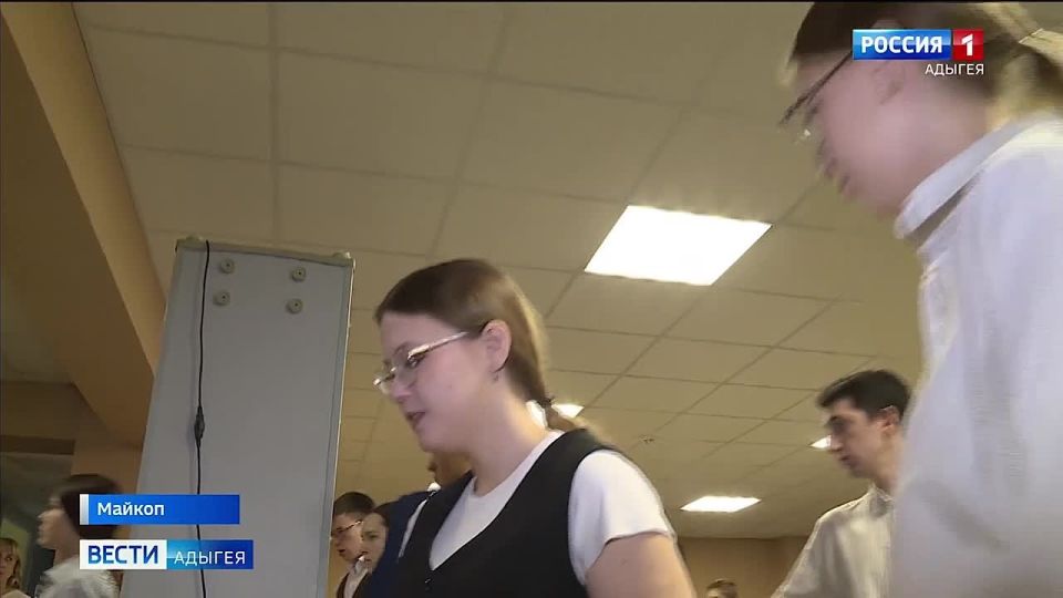 В Адыгее прошел тренировочный ЕГЭ по математике профильного и базового уровня