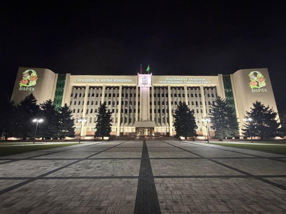 Мурат Кумпилов: С наступающим праздником!