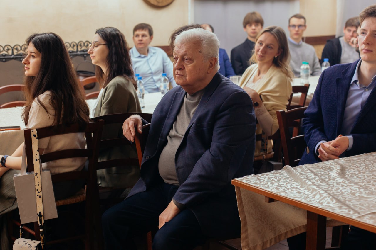 Сообщество выпускников АГУ и РЕМШ будет участвовать в реализации значимых для Адыгеи проектов Сообщество выпускников АГУ и РЕМШ будет участвовать в реализации значимых для Адыгеи проектов