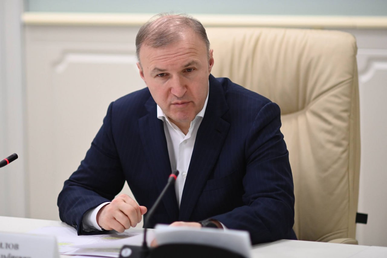 Глава республики обсудил с представителями РТРС развитие теле- и радиовещания в Адыгее Глава республики обсудил с представителями РТРС развитие теле- и радиовещания в Адыгее