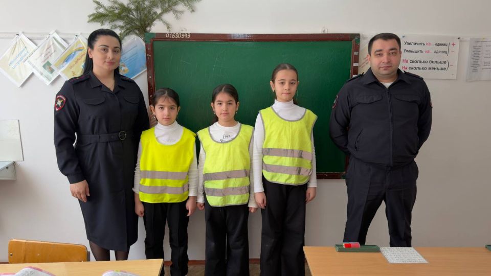 Госавтоинспекторы провели профилактическую беседу на тему важности световозвращающих элементов