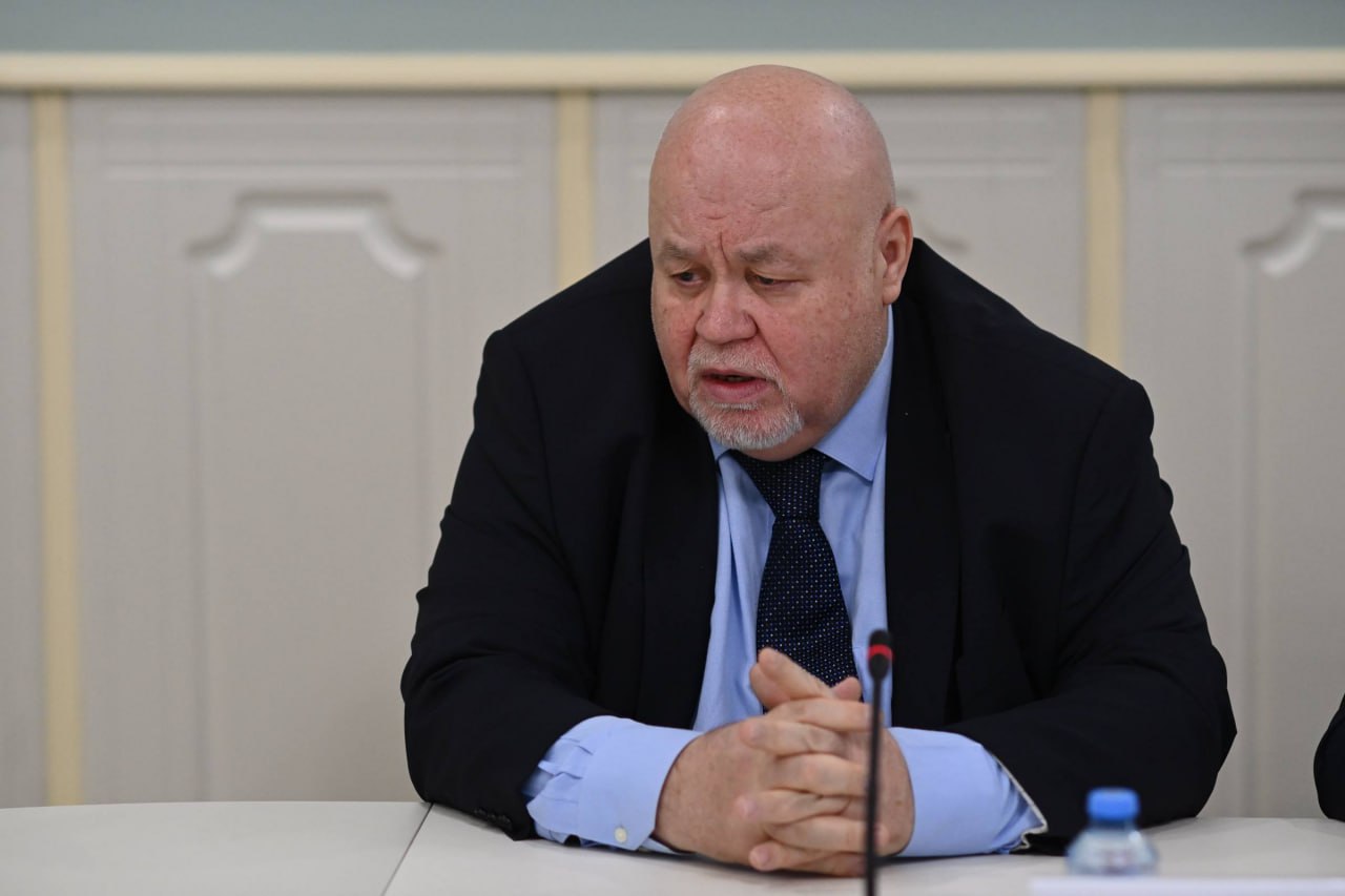 Глава республики обсудил с представителями РТРС развитие теле- и радиовещания в Адыгее Глава республики обсудил с представителями РТРС развитие теле- и радиовещания в Адыгее