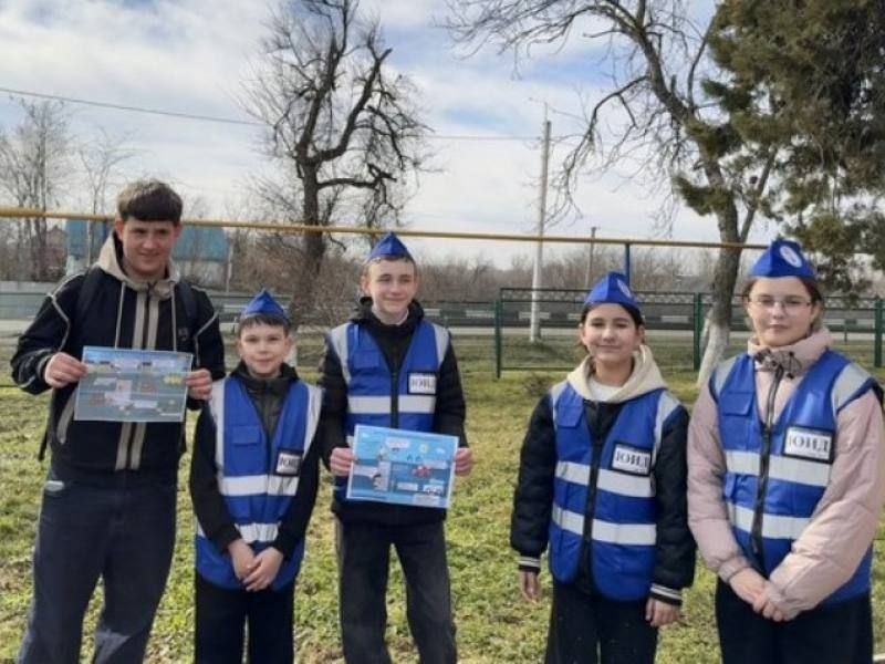 В Гиагинском районе госавтоинспекторы совместно с ЮИДовцами провели профилактическую акцию «Пешеход»