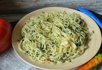 Как приготовить классические спагетти с оливковым маслом и чесноком