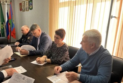 В Гиагинском районе прошло заседание комиссии по безопасности дорожного движения