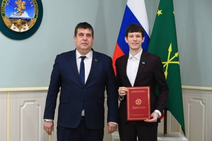 Волонтеры республики получили премии главы Адыгеи Мурата Кумпилова