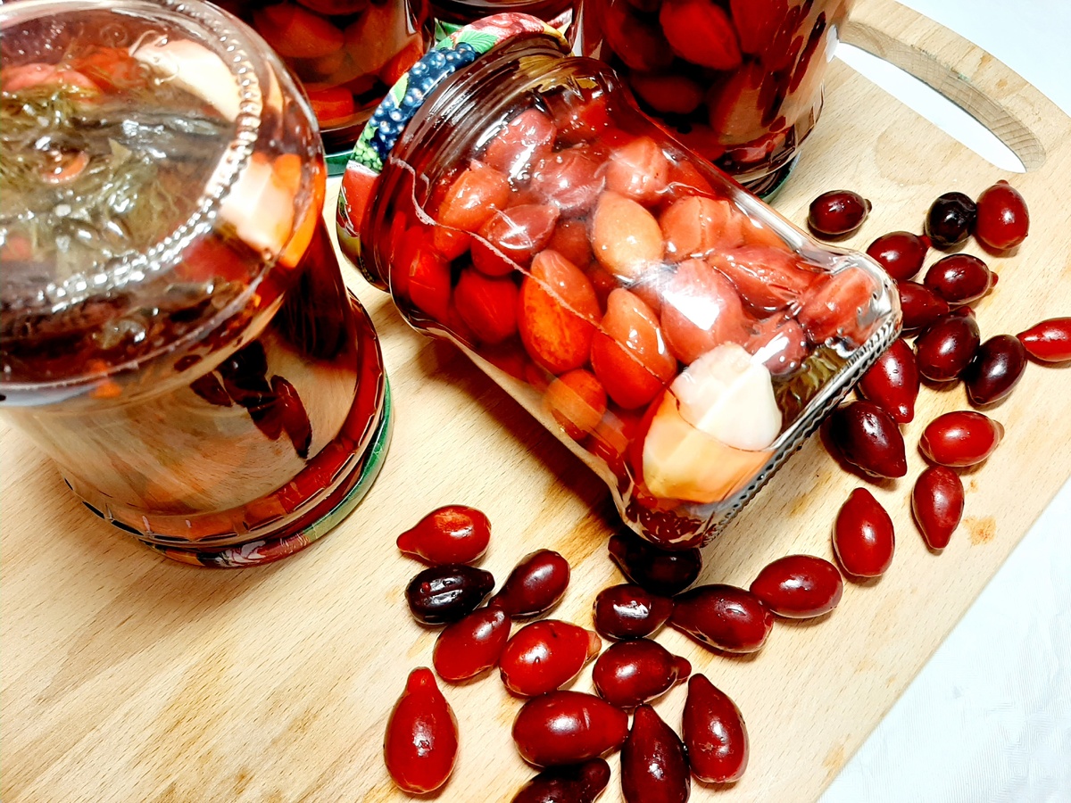 Откройте для себя уникальный вкус кизила: как заготовить на зиму