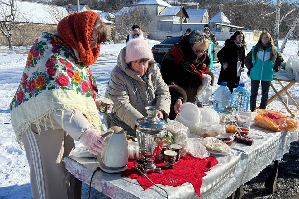 Весёленькое радует масленичными гуляньями и семейным теплом