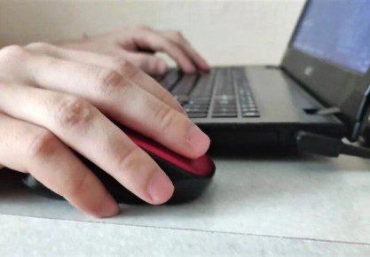 Ошибка, которой стоит избежать: как не повредить экран при чистке монитора