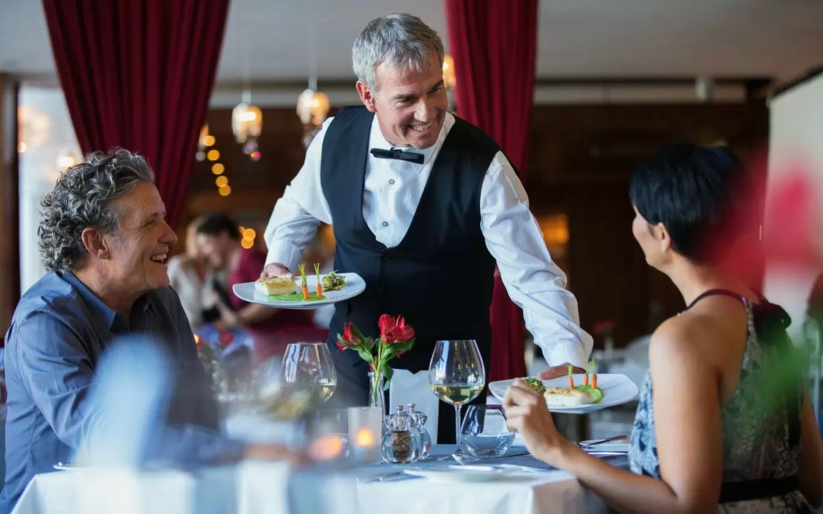 Почему официанты знают о вас больше, чем вы думаете