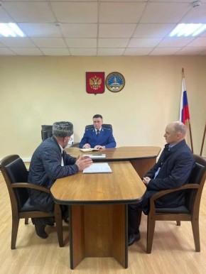 Прокурор Шовгеновского района Анзор Кинечев провел личный прием представителей бизнес-сообщества района