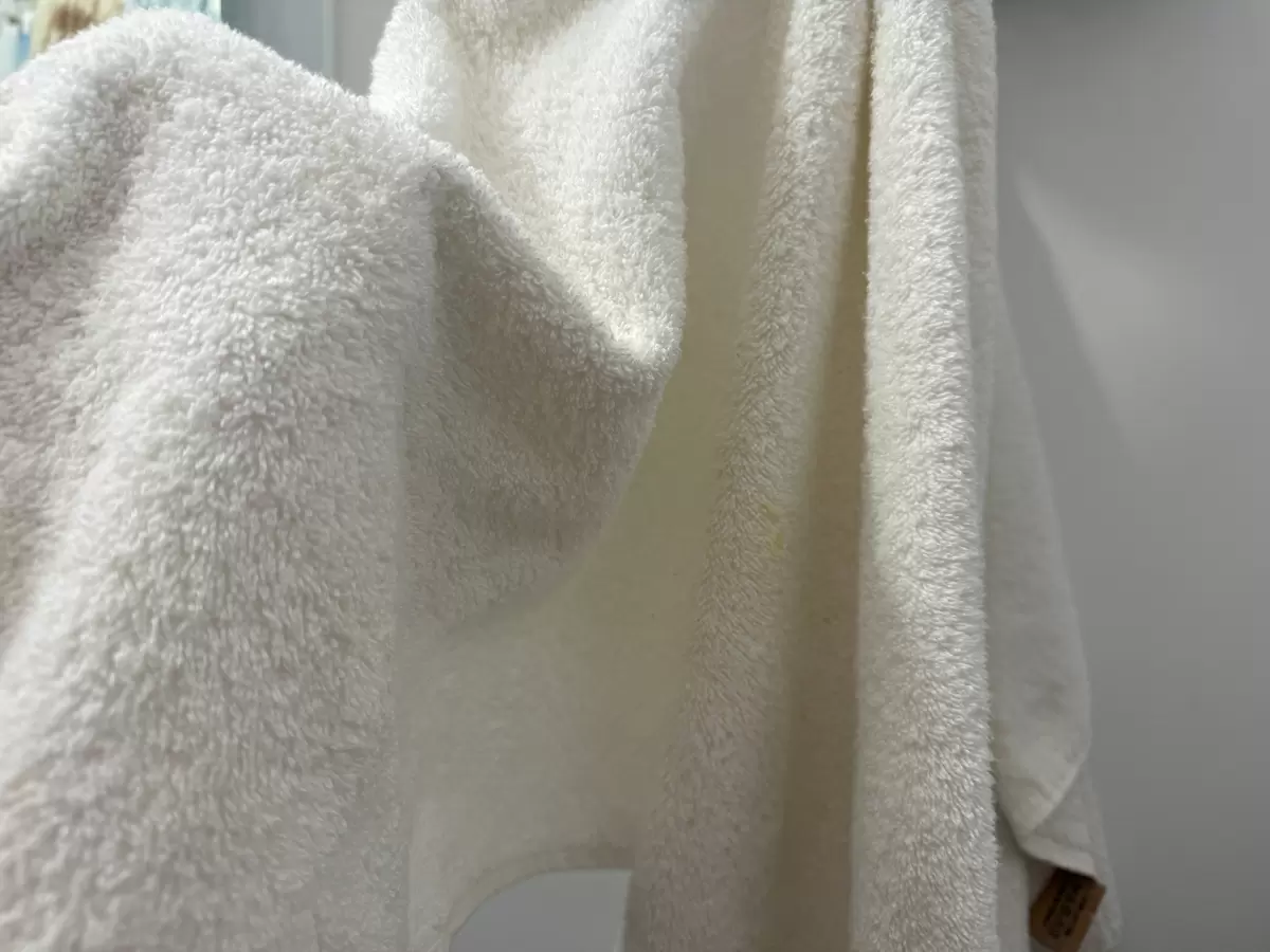 Как отбелить белые вещи за 10 минут без химикатов: попробуйте этот простой способ