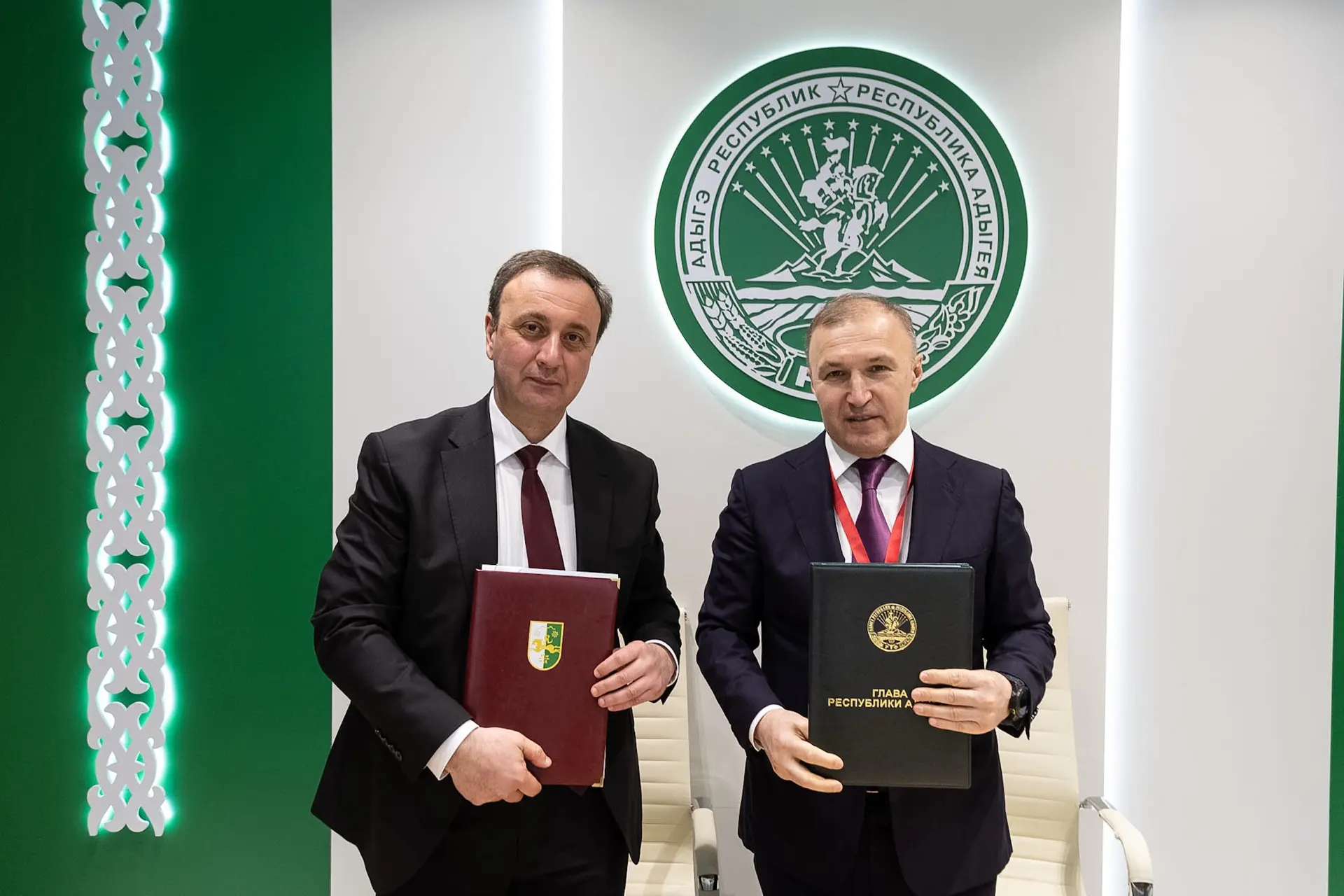 Мурат Кумпилов: Кавказский инвестиционный форум стал площадкой для подписания соглашения о сотрудничестве между Республикой Адыгея и Республикой Абхазия Мурат Кумпилов: Кавказский инвестиционный форум стал площадкой для подписания соглашения о сотрудничестве между Республикой Адыгея и Республикой Абхазия