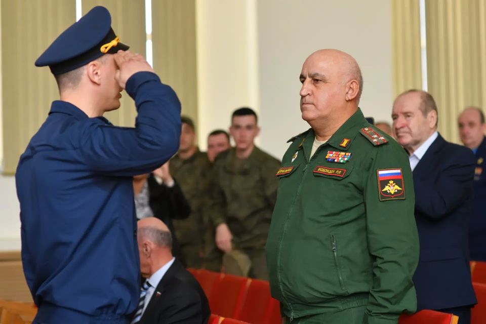 В Майкопе прошла торжественная отправка призывников В Майкопе прошла торжественная отправка призывников