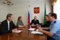 По поручению президента РФ Владимира Путина глава Адыгеи Мурат Кумпилов провел личный прием граждан в приемной Президента России в Республике Адыгея
