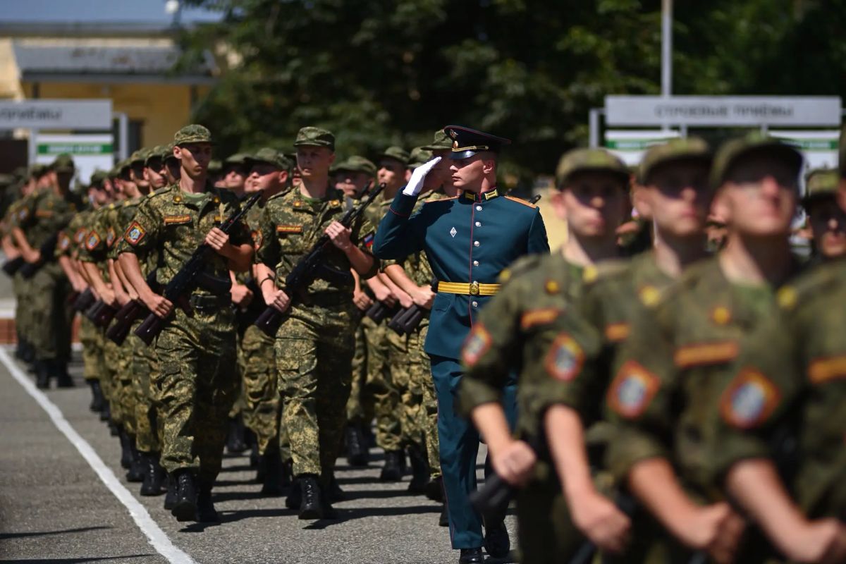 Более 200 курсантов военно-учебного центра ДГТУ приняли присягу в Майкопе Более 200 курсантов военно-учебного центра ДГТУ приняли присягу в Майкопе