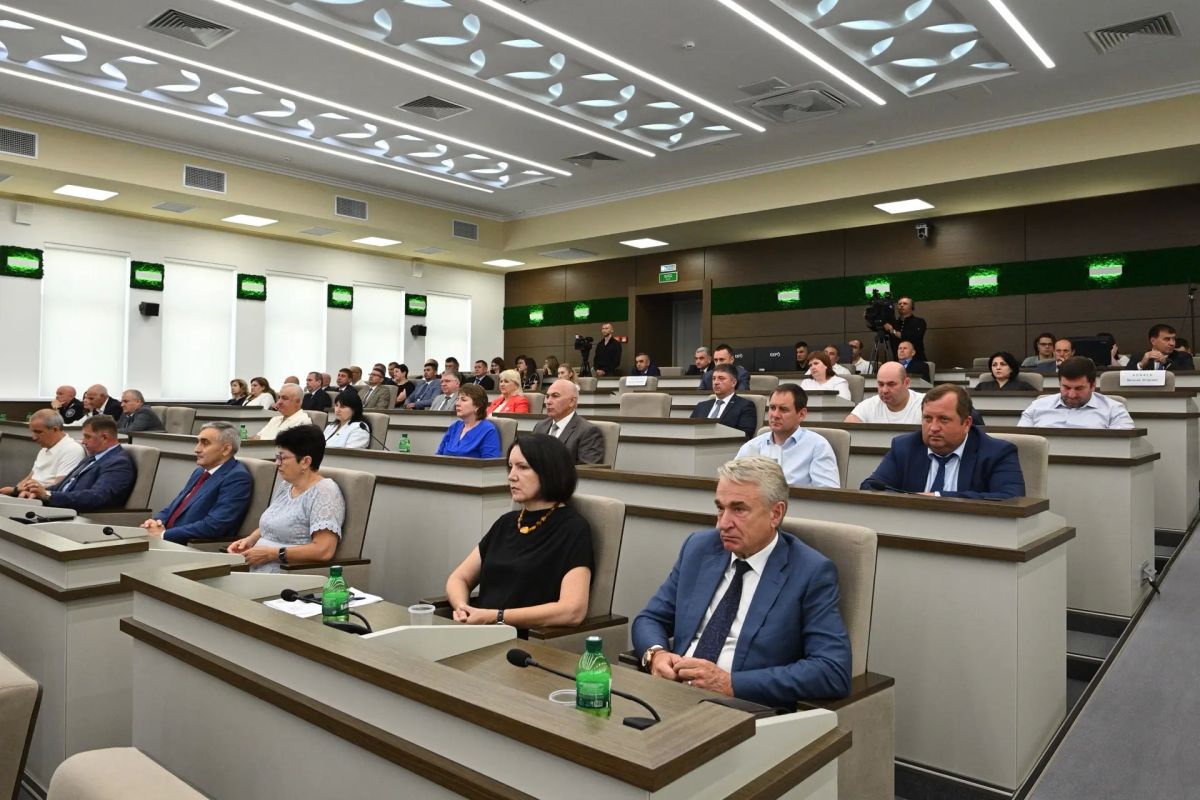 Мурат Кумпилов: Несмотря на объективные сложности, мы выполняем намеченные планы Мурат Кумпилов: Несмотря на объективные сложности, мы выполняем намеченные планы