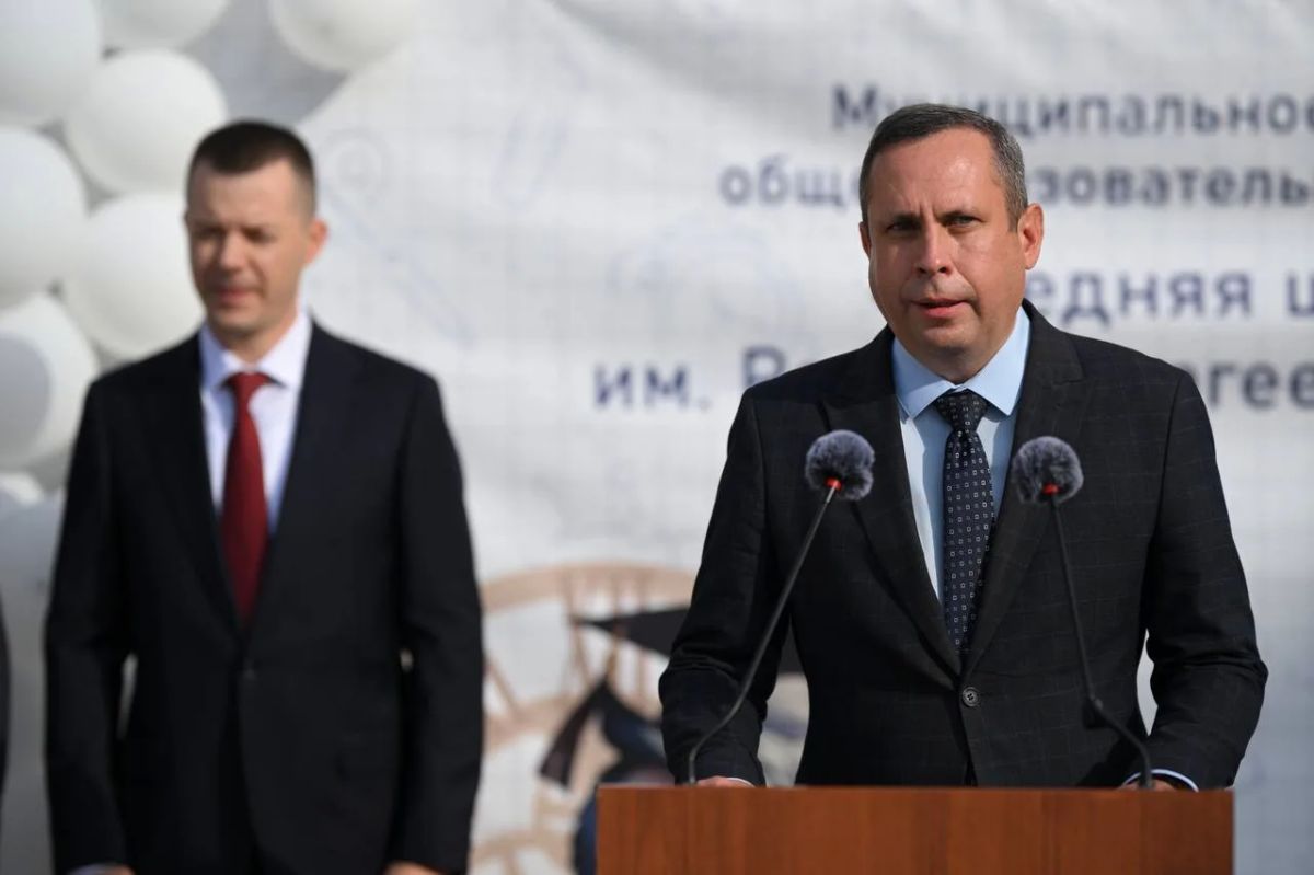 Геннадий Митрофанов: Сегодня вместе с министром образования и науки Адыгеи Евгением Лебедевым, ветераном СВО, подполковником Сергеем Ковалевым и семьёй Героя России Романа Торохова принял участие в торжественной линейке в... Геннадий Митрофанов: Сегодня вместе с министром образования и науки Адыгеи Евгением Лебедевым, ветераном СВО, подполковником Сергеем Ковалевым и семьёй Героя России Романа Торохова принял участие в торжественной линейке в...