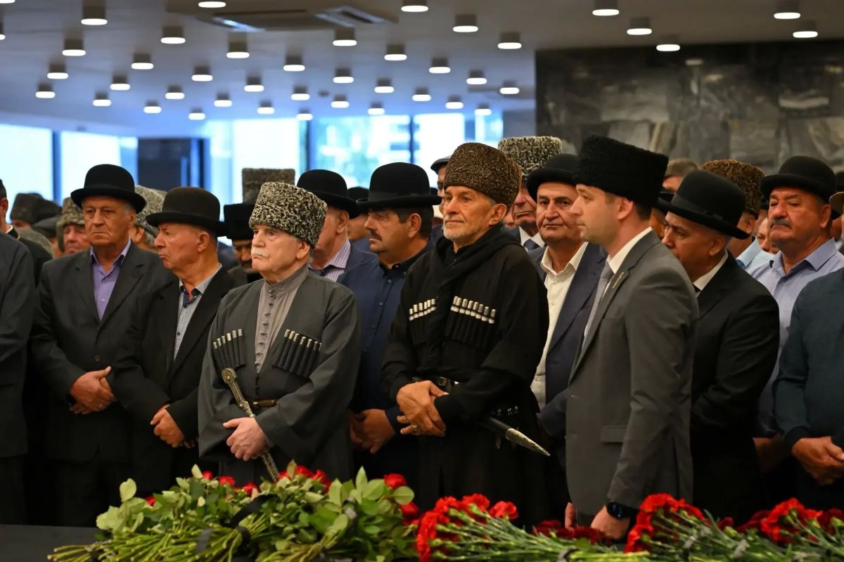 Сегодня в Адыгее простились с Исхаком Машбашем Сегодня в Адыгее простились с Исхаком Машбашем