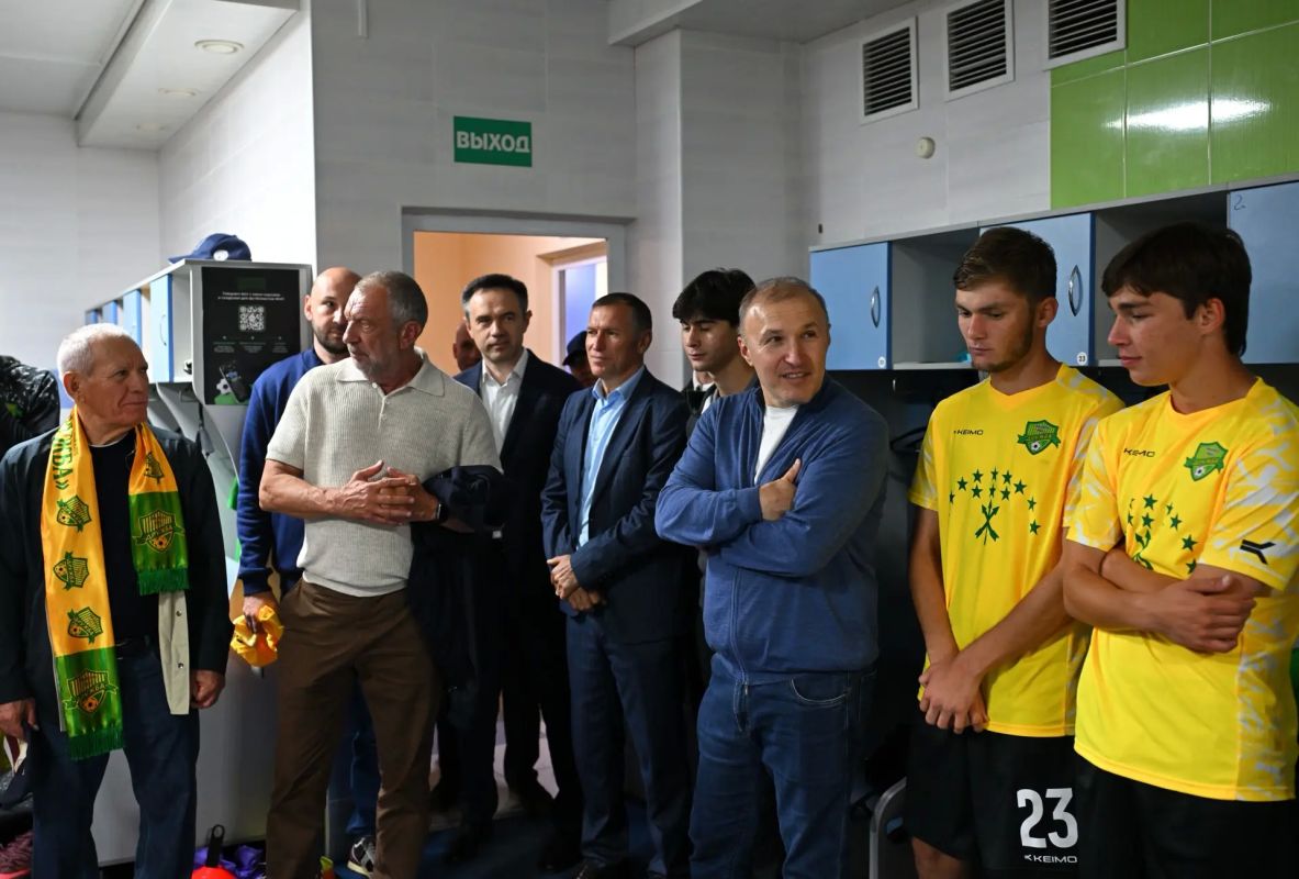 Мурат Кумпилов: После матча пообщался с футболистами и тренерами «Дружбы» Мурат Кумпилов: После матча пообщался с футболистами и тренерами «Дружбы»