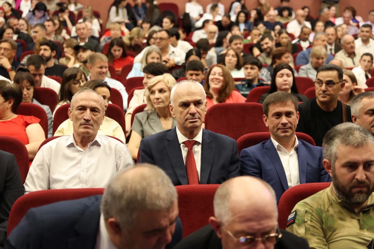Мурат Кумпилов: Тахтамукайский район – одна из наиболее динамично развивающихся территорий Адыгеи Мурат Кумпилов: Тахтамукайский район – одна из наиболее динамично развивающихся территорий Адыгеи