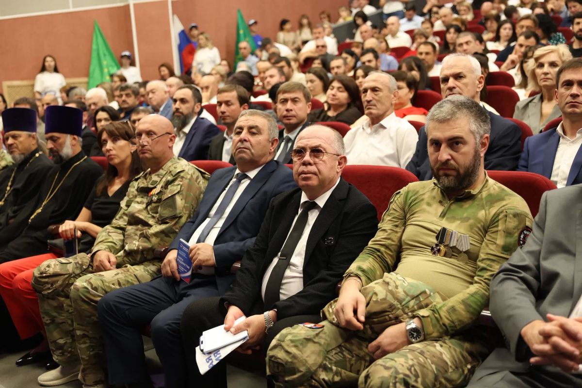 Мурат Кумпилов: Тахтамукайский район – одна из наиболее динамично развивающихся территорий Адыгеи Мурат Кумпилов: Тахтамукайский район – одна из наиболее динамично развивающихся территорий Адыгеи