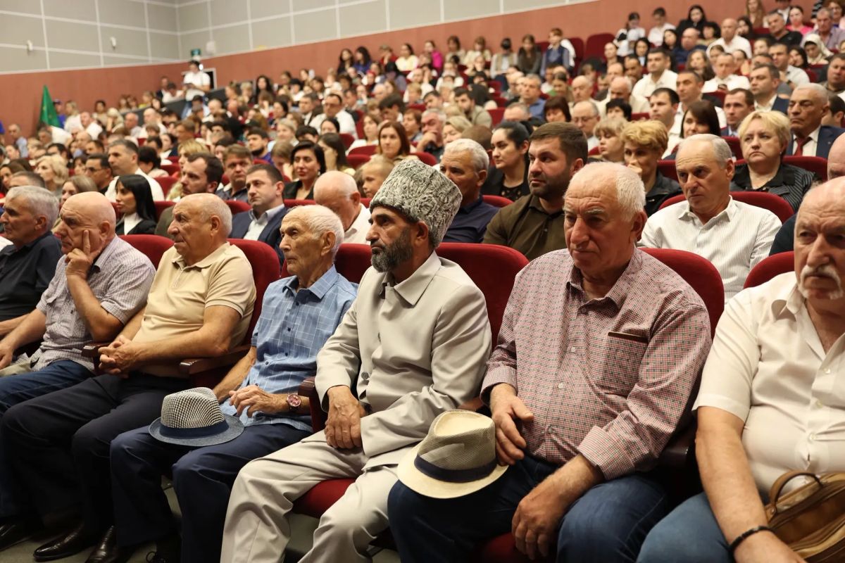 Мурат Кумпилов: Тахтамукайский район – одна из наиболее динамично развивающихся территорий Адыгеи Мурат Кумпилов: Тахтамукайский район – одна из наиболее динамично развивающихся территорий Адыгеи