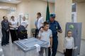 Победители Всероссийского конкурса «Семья года» пришли на избирательный участок вместе с детьми