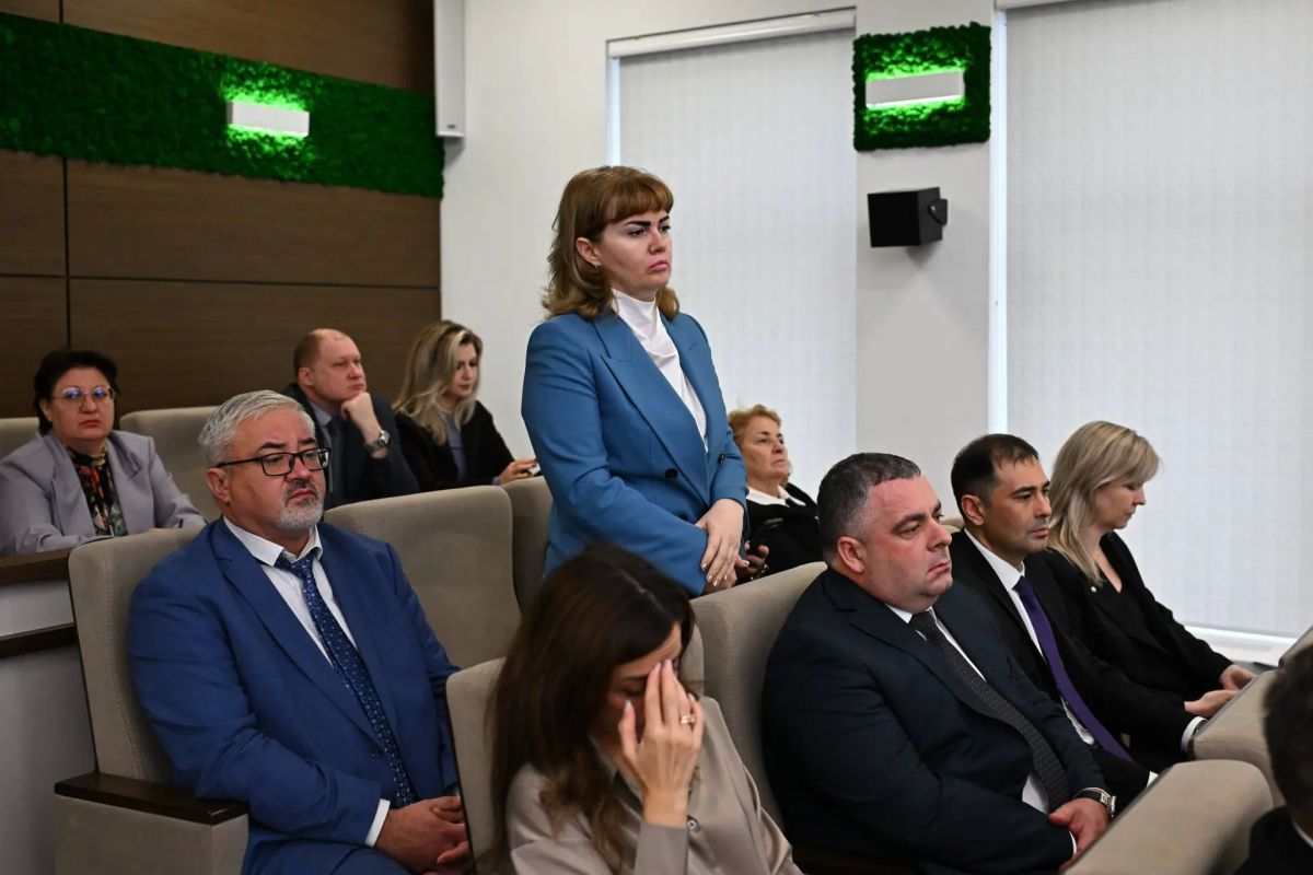 Мурат Кумпилов: На заседание Правительства мы пригласили главврачей больниц и поликлиник, руководителей медицинских учреждений Мурат Кумпилов: На заседание Правительства мы пригласили главврачей больниц и поликлиник, руководителей медицинских учреждений