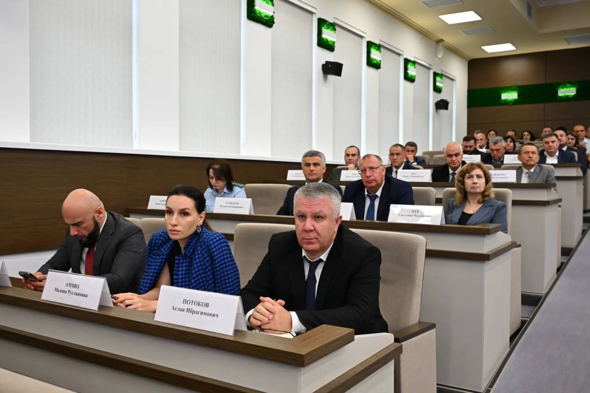 Мурат Кумпилов: На заседание Правительства мы пригласили главврачей больниц и поликлиник, руководителей медицинских учреждений Мурат Кумпилов: На заседание Правительства мы пригласили главврачей больниц и поликлиник, руководителей медицинских учреждений