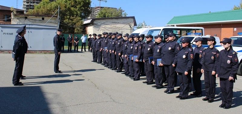 Министр внутренних дел по Республике Адыгея генерал-лейтенант полиции Алексей Кампф проверил готовность сотрудников ППСП к несению службы по охране общественного порядка Министр внутренних дел по Республике Адыгея генерал-лейтенант полиции Алексей Кампф проверил готовность сотрудников ППСП к несению службы по охране общественного порядка