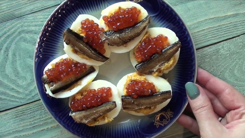 Нежная закуска со шпротами станет хитом на столе: никакого хлеба и роскошный вкус